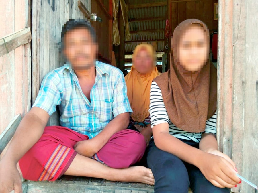 Kelantanese Man Who Married An 11 Year Old Girl Claims That He Misses 