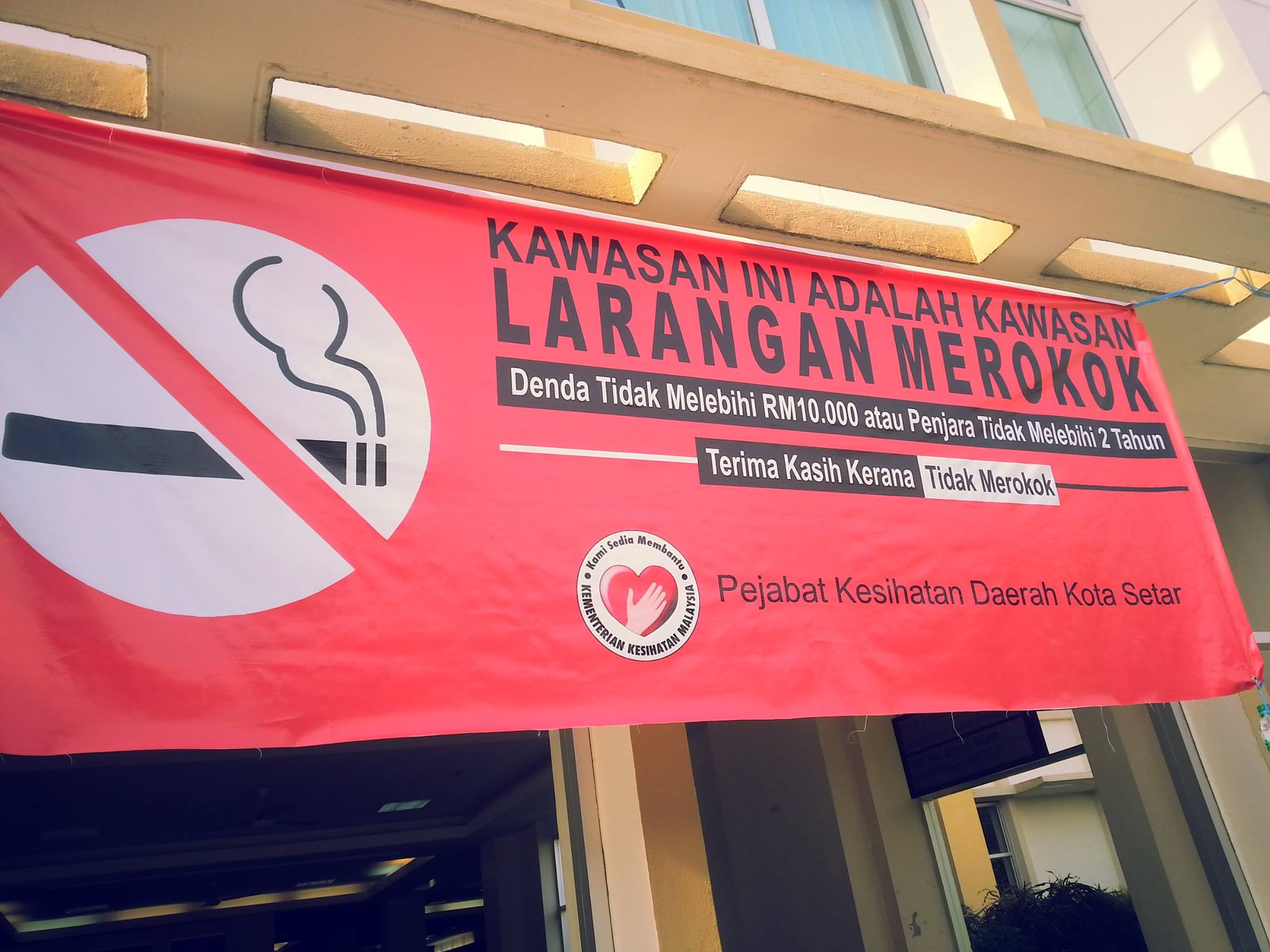 Menteri Kesihatan Haramkan Merokok Di Restoran Dan Gerai 