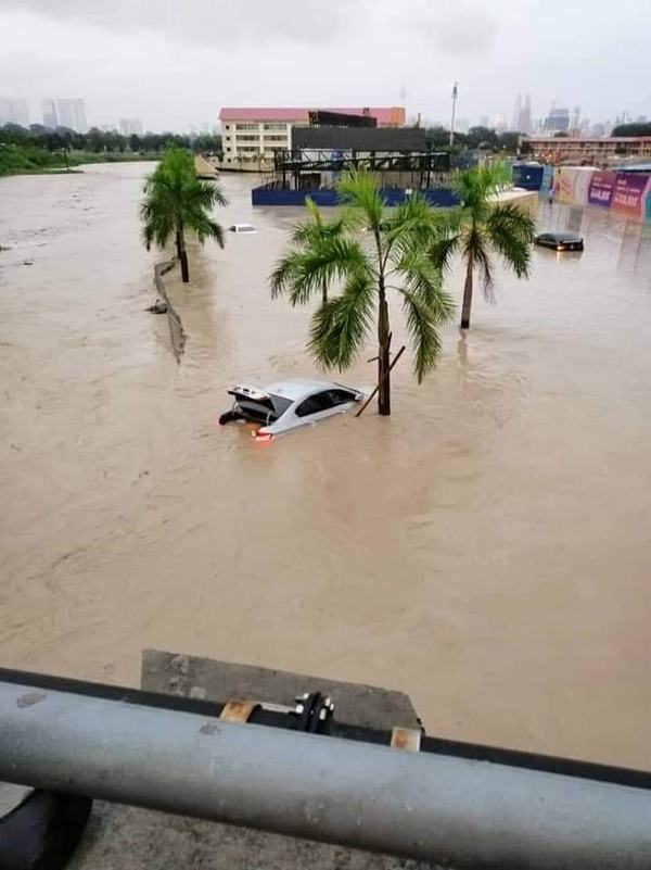 Flash flood KL