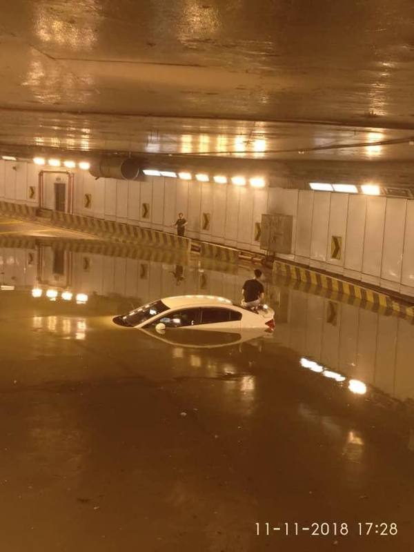 Smart tunnel flood