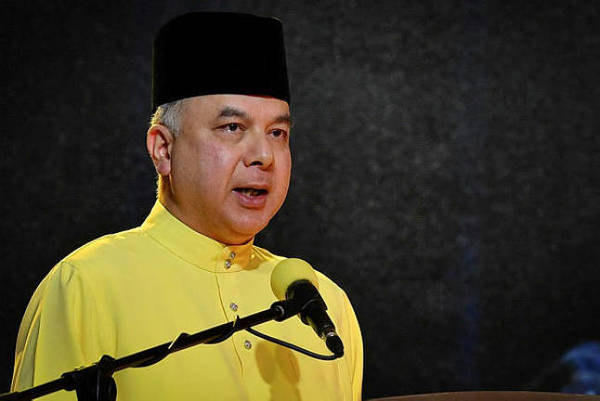 Deputy YDPA Sultan Nazrin while announcing the appointment of members of the Malacca Islamic Council (MAIM) and the Malacca Council of Syariah Court Judges and Registrars in Bandar Hilir on Friday, 7 December.