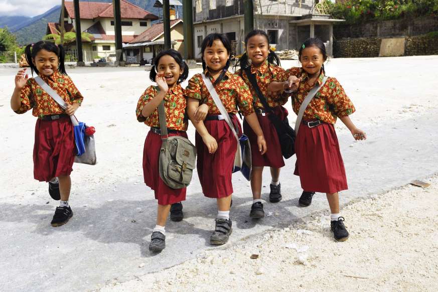 Pakaian Seragam Sekolah Yang Unik & Menarik Di Serata Dunia. Comelnya