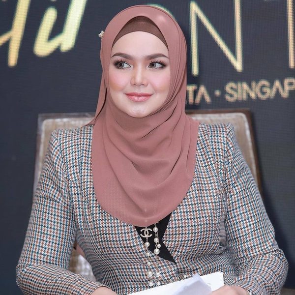 Dato' Sri Siti Nurhaliza.