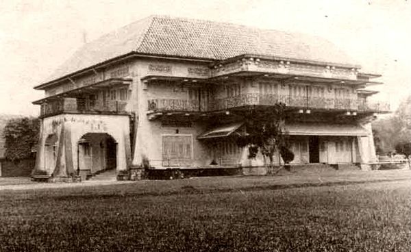 An old photograph of Istana Woodneuk.