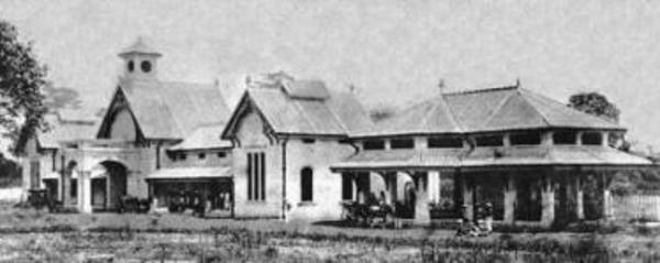 The first Kuala Lumpur railway station in 1886 was called the Resident Station.