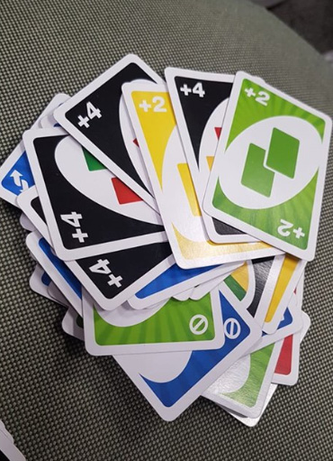 Rules for Stacking Draw Cards in UNO