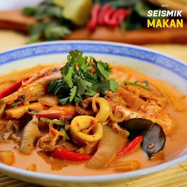 Tom Yam Santan Seafood Seismik Makan