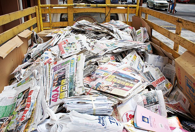 Membeli Surat Kabar Lama Di Ulu Kelang