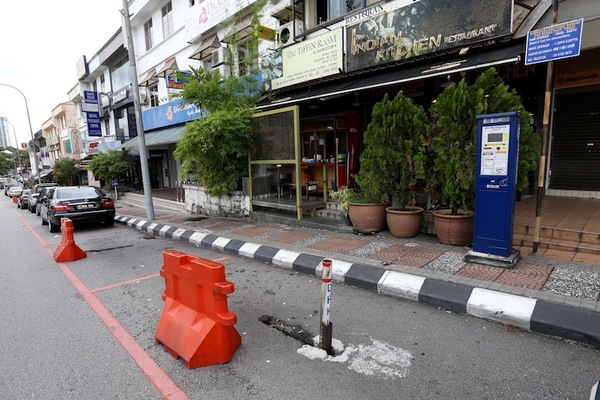 JPJ: Perbuatan u0027Chupu0027 Parking Dengan Kon/Objek Lain Boleh Didenda 