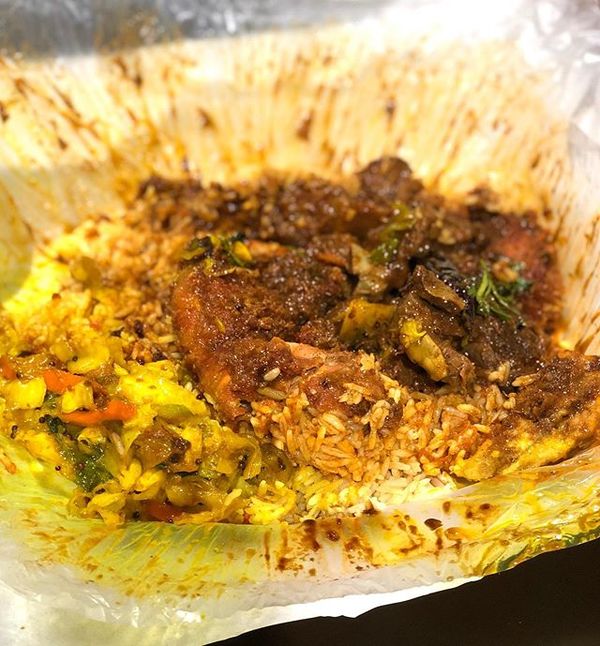 Image via Instagram @kyutogary Nasi Kandar Apollo Bangi