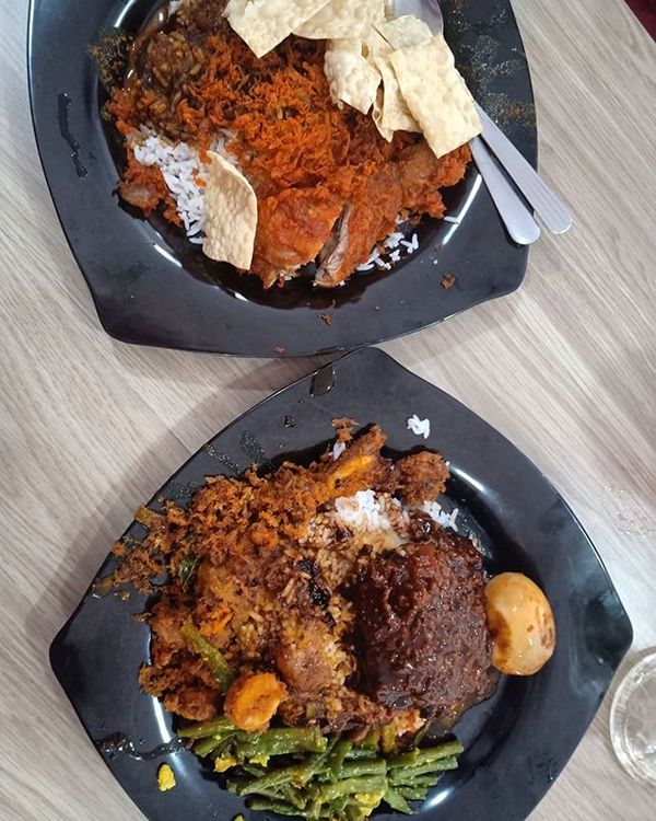 Image via Instagram @artiefahmohtar Nasi Kandar Express Bangi