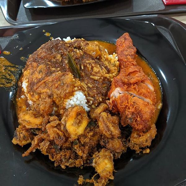 Image via Instagram @nasrulazreen Nasi Kandar Express Bangi