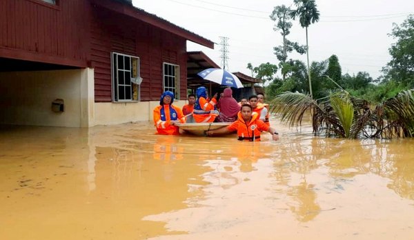 Flood victims in Batang Padang district, Perak.