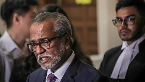 Tan Sri Muhammad Shafee Abdullah, Najib's lead defence lawyer.