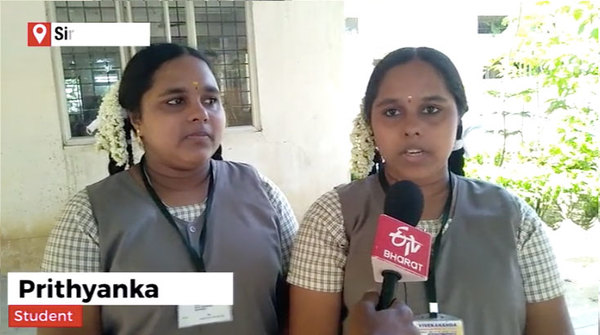 Twins KM Prithyanka and KM Priyanka.