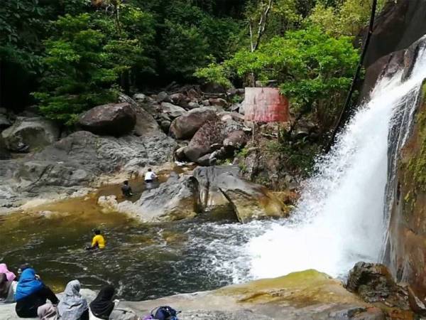 Sekayu Waterfall, Kuala Berang, Terrenganu.