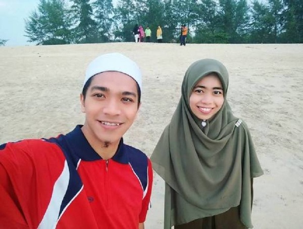 Da'i Farhan bersama isteri pertama, Fatin Nurul Ain Mat Aris.