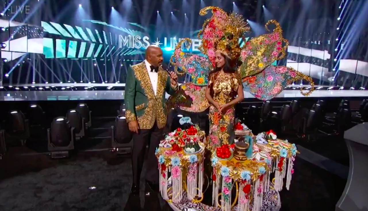 Miss Universe Malaysia Wins Best National Costume But Steve Harvey Messes Up Her Title