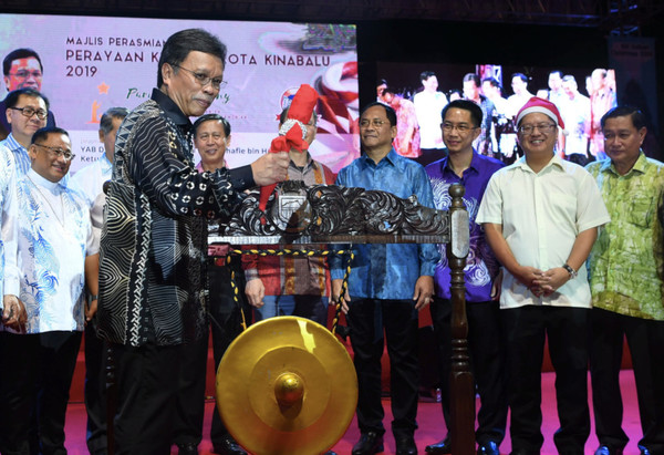 Mohd Shafie launching the event at Padang Merdeka, Kota Kinabalu on Wednesday.