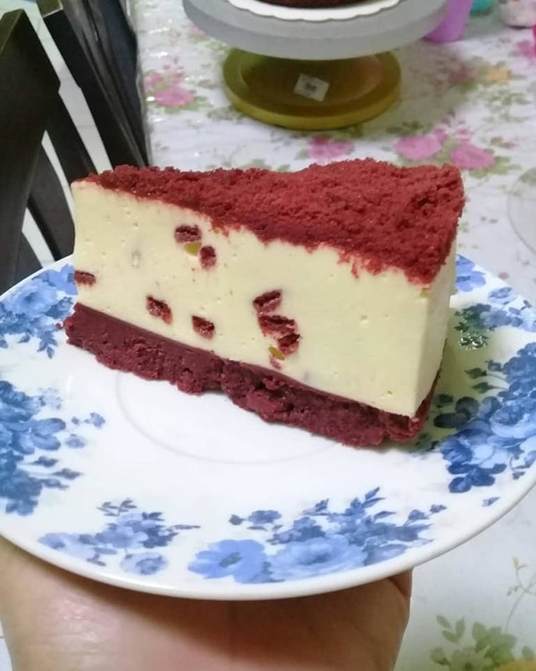 Image via Facebook Rohasliza Amat Resepi Red Velvet Cheesecake