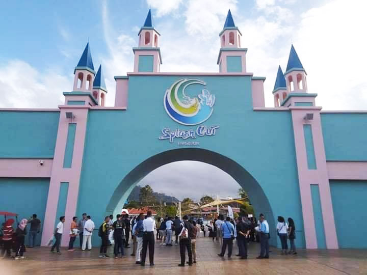 VIDEO A New Water Park Just Opened In Langkawi And It ...