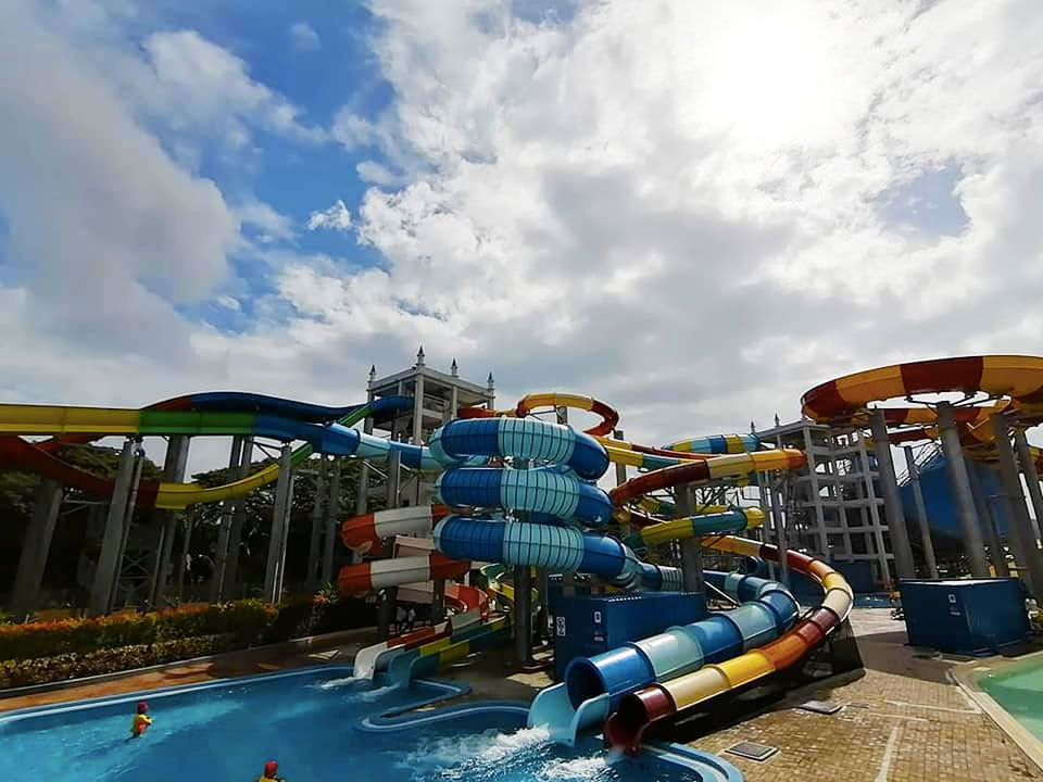 [VIDEO] A New Water Park Just Opened In Langkawi And It Has A 6-Storey ...