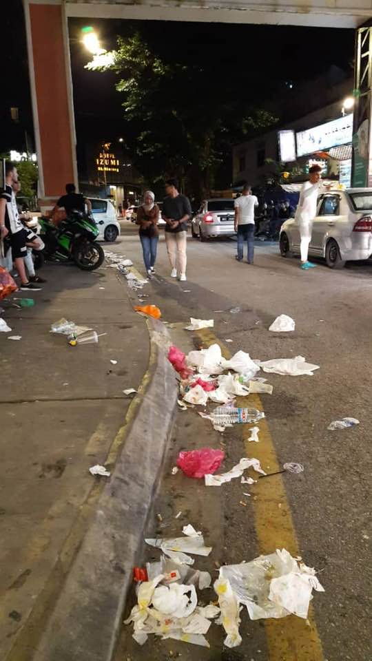 9,000KG Worth Of Trash Was Thrown All Over KL After New Year's Eve Parties