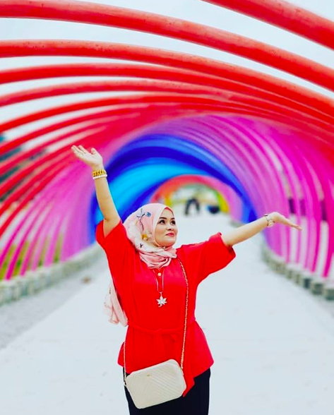 Instagrammers Are Flocking To This Shah Alam Park Because Of Its Rainbow Walkway