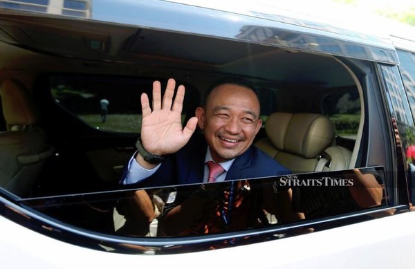 Simpang Renggam MP Dr Maszlee Malik arriving at Istana Negara today, 25 February.