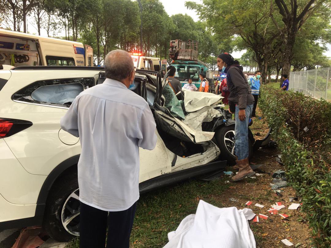 An Out Of Control Proton Perdana Crashed And Caused The Death Of A Man