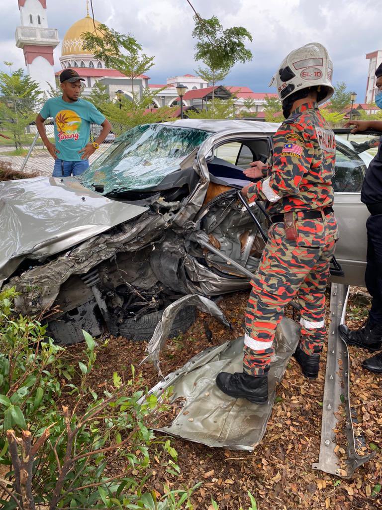 An Out Of Control Proton Perdana Crashed And Caused The Death Of A Man