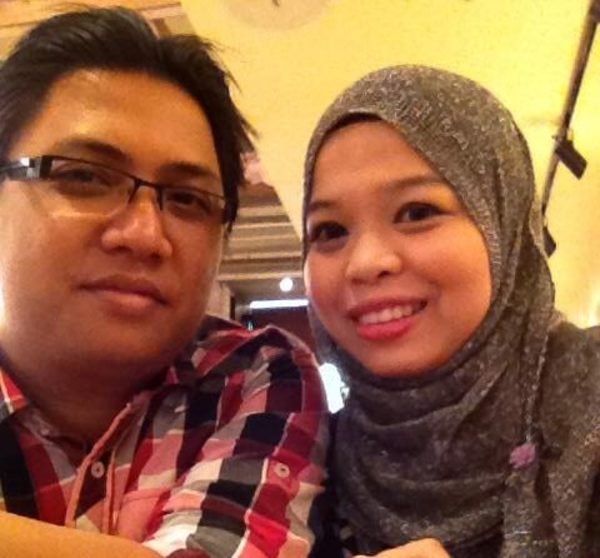 Nurul Ain with her husband, Mohd Ashraf.