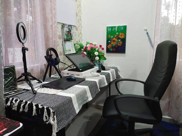 Check out Cikgu Jue's home recording / teaching setup