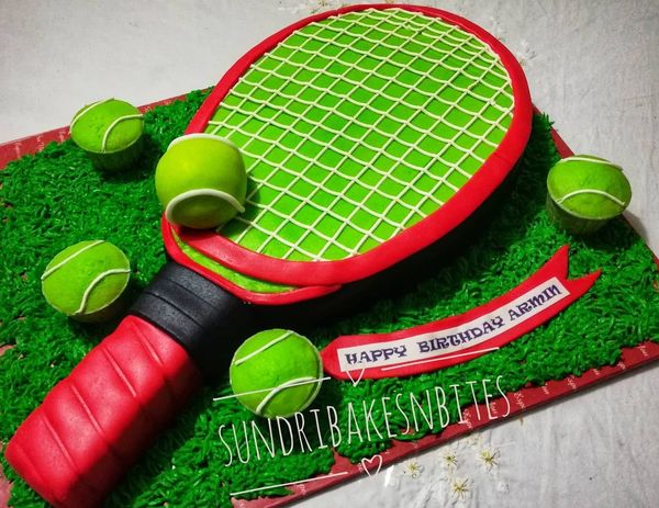 Tennis racquet cake.