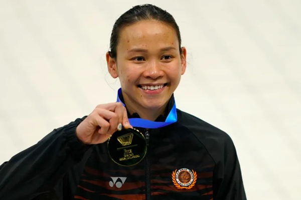 Pandelela with her gold!