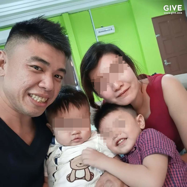 Ng, his wife Liu, and their two children.