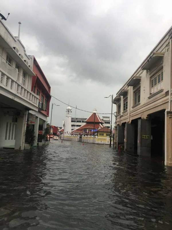 Flash flood in a street next to Jonker Street in August 2017.