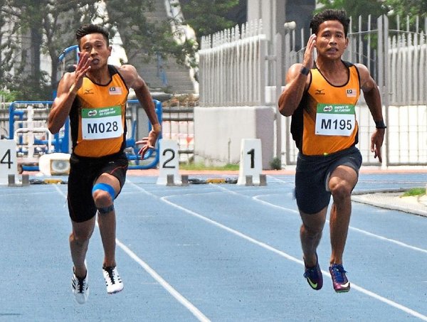 Haikal Hanafi (right) and Khairul Hafiz Jantan in a previous race.