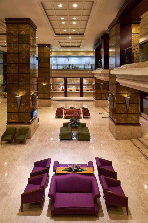 The lobby of Grand Seasons Hotel Kuala Lumpur in the past.