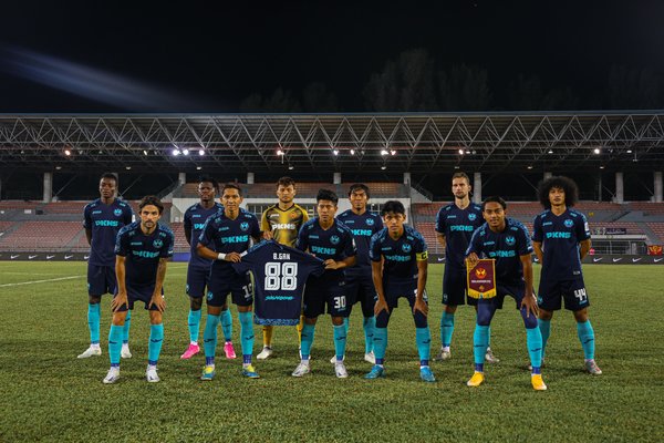 The club accompanied the announcement with a picture of his teammates holding up Brendan Gan's jersey in solidarity.