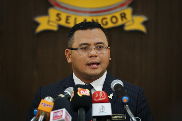 Selangor Menteri Besar Amirudin Shari.