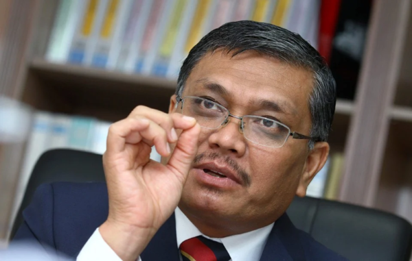 Lenggong MP Datuk Seri Dr Shamsul Anuar Nasarah.