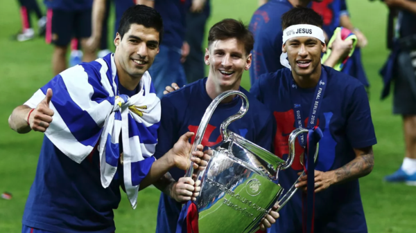 Messi (centre) had last won European football's top prize alongside Neymar (right) in the 2014-15 season.