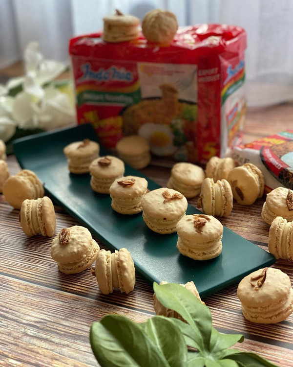 Indomie goreng macaron.