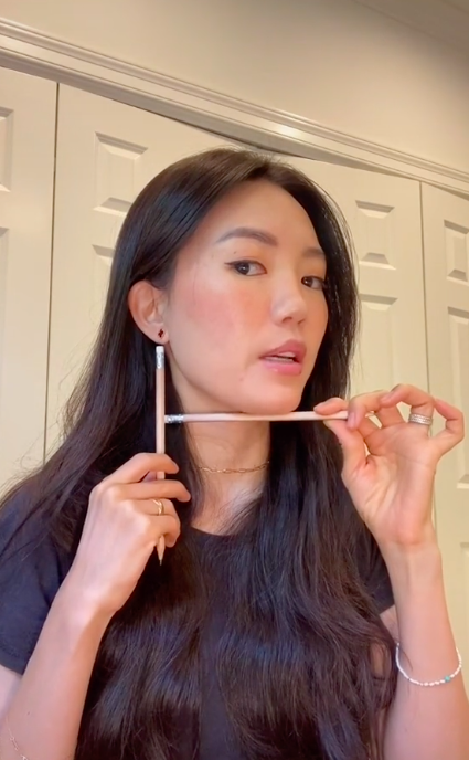 VIDEO] This Simple 2-Second Trick Explains If Shorter Or Longer Hair Suits  You