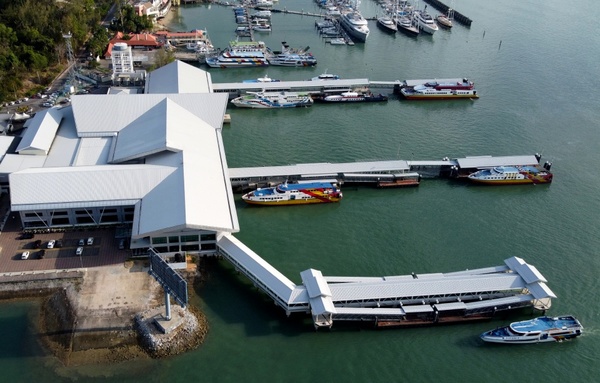 Besides Langkawi International Airport, visitors can also access the holiday island via ferries from Kuala Perlis and Kuala Kedah.