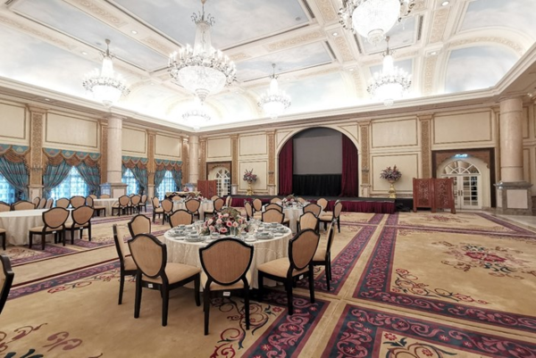 Banquet Hall at the Seri Perdana Complex can accommodate up to 300 guests.