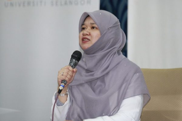 Senator Fadhlina Sidek.