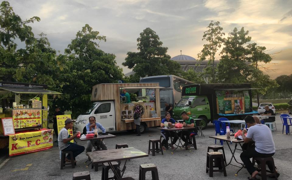 Port Makan Lepak Ini Food Truck Menarik Untuk Anda Ajak Kawan Dan Keluarga Pergi