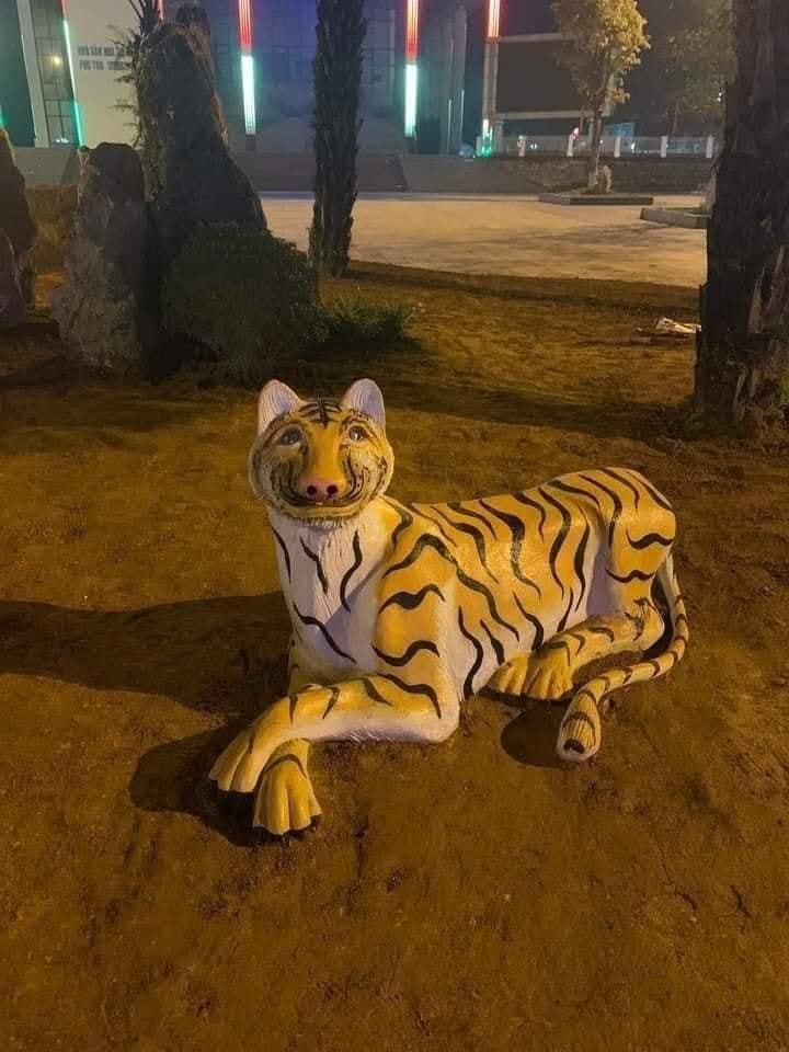 These Derpy Tiger Sculptures Look Like My Face The Morning After CNY Dinner